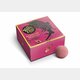 Willie's Cacao bílé Truffles Raspberry 35g - Novinka! Chuť čistého štěstí. Tato hladká, krémová pralinka s malinami v jejímž srdci je neodolatelná tekutá náplň.