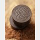 Čokoládový váleček Willie's Cacao Venezuelan Black, Las Trincheras Superior 100% 180g - Čistá plantážní 100% čokoláda z Venezuely pro široké použití při vaření, pečení a tvorbě různých čokoládových pochutinek. Tvar válečku umožňuje snadné strouhání.Je tak