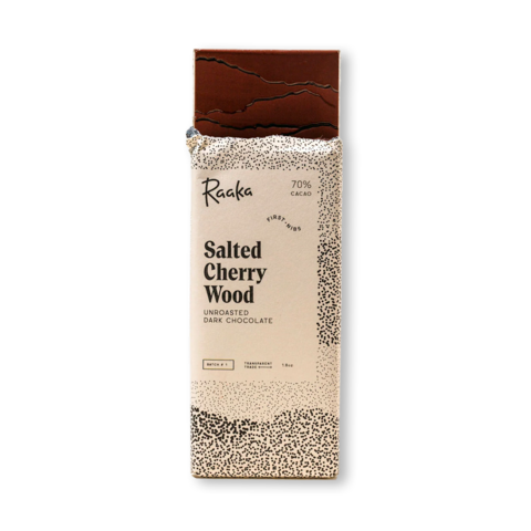 Raaka 70% hořká čokoláda Salted Cherry Wood 50 g